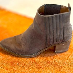 Universe Thread booties